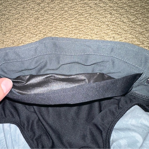 NIKE AND UNDER ARMOUR RUNNING SHORTS BUNDLE - Picture 3 of 16